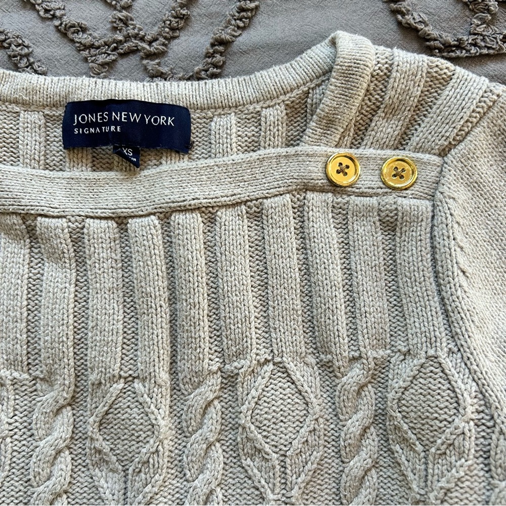 Sweater - Picture 3 of 3